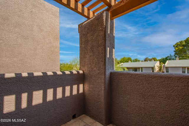 3135 E Sampras Lane, Tucson, AZ 85716