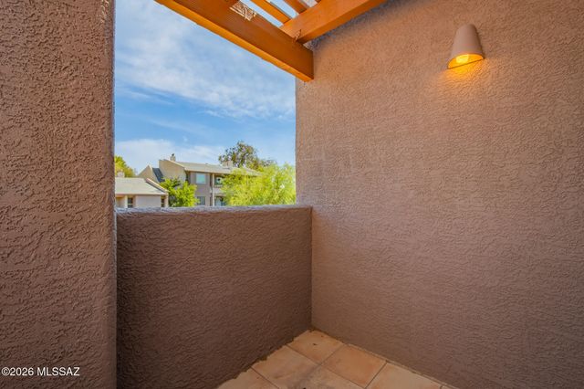 3135 E Sampras Lane, Tucson, AZ 85716