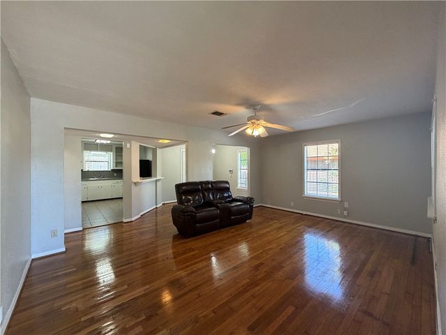 418 Waverly Dr, Corpus Christi, TX 78412