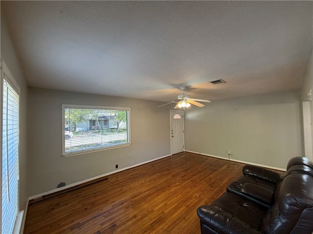 418 Waverly Dr, Corpus Christi, TX 78412