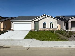 1105 E Orange Street, Avenal, CA 93204