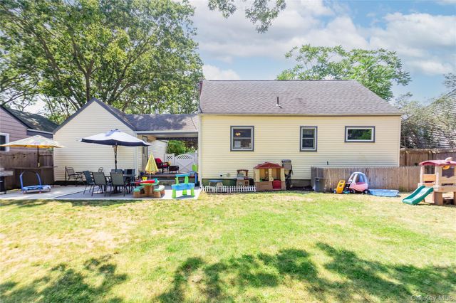 77 N Summit Avenue, Patchogue, NY 11772