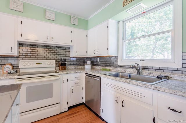 77 N Summit Avenue, Patchogue, NY 11772