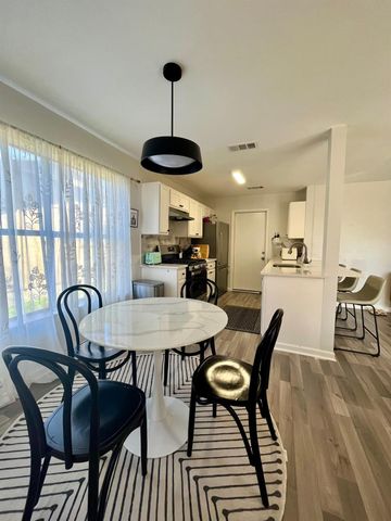 2511 E Stassney LN, Austin, TX 78744