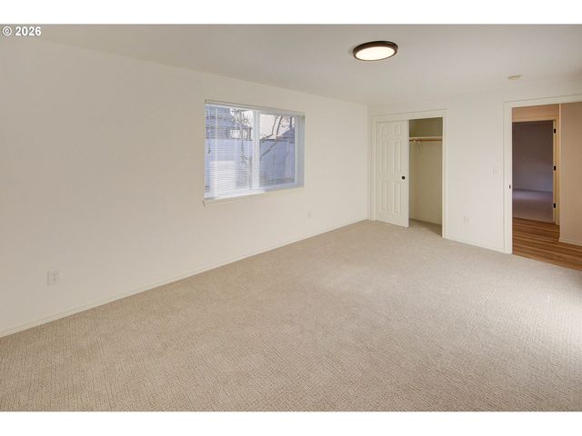 13637 Se ELLEN Dr, Clackamas, OR 97015