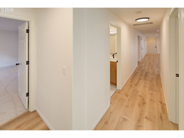 13637 Se ELLEN Dr, Clackamas, OR 97015