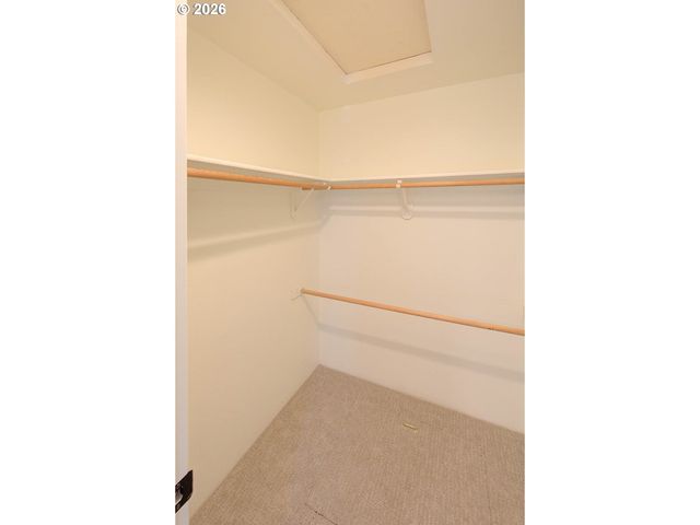 13637 Se ELLEN Dr, Clackamas, OR 97015