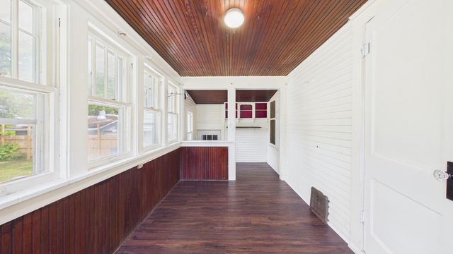 410 Adams Avenue, Muskegon City, MI 49442