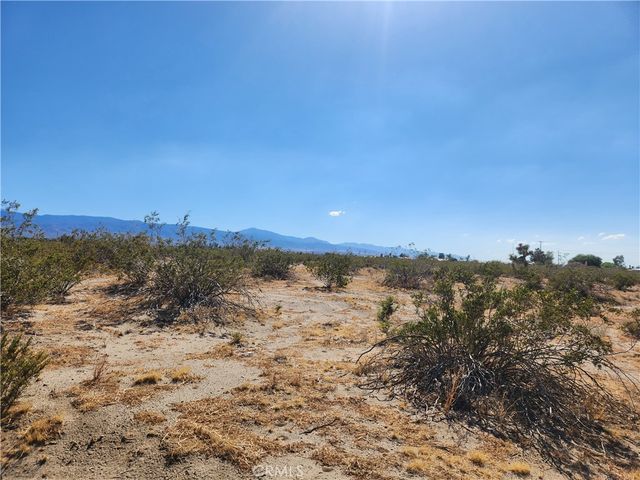 1 Monta Vista Road, Phelan, CA 92371