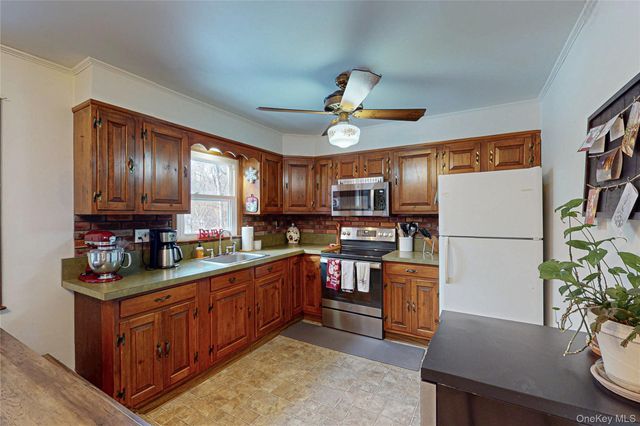 3 Easy Street, Hopewell Junction, NY 12533