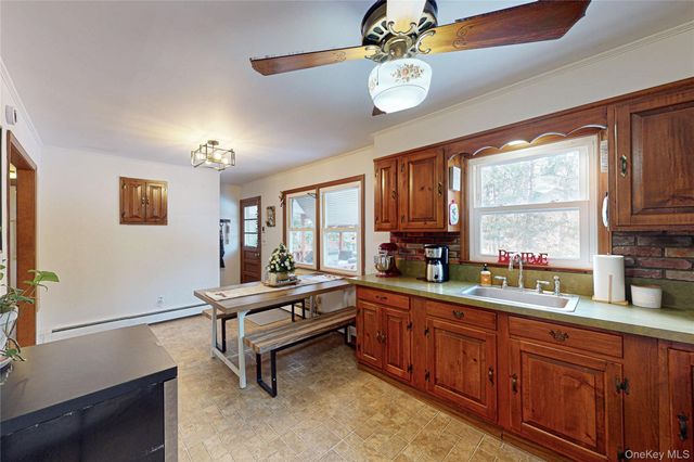 3 Easy Street, Hopewell Junction, NY 12533