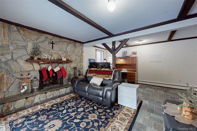 3 Easy Street, Hopewell Junction, NY 12533