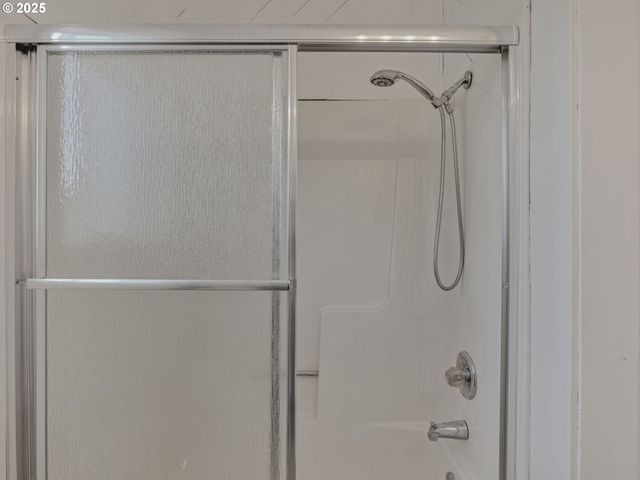 18223 S SPRINGWATER Rd, Estacada, OR 97023