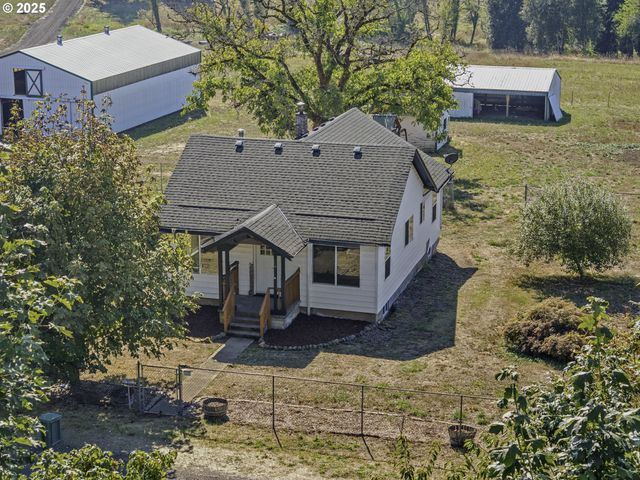 18223 S SPRINGWATER Rd, Estacada, OR 97023