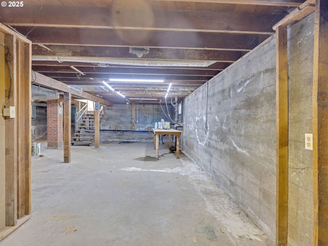 18223 S SPRINGWATER Rd, Estacada, OR 97023