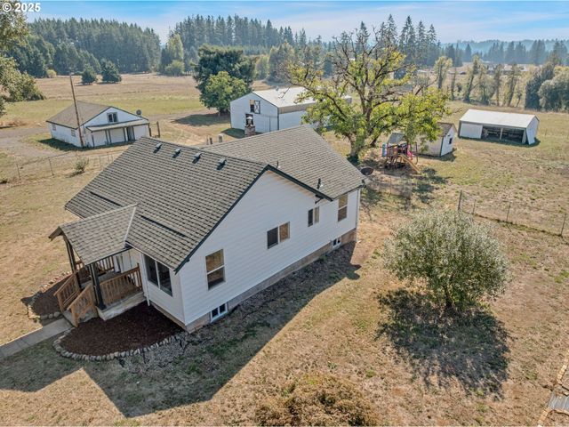 18223 S SPRINGWATER Rd, Estacada, OR 97023