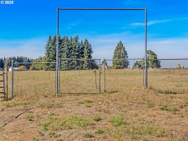 18223 S SPRINGWATER Rd, Estacada, OR 97023