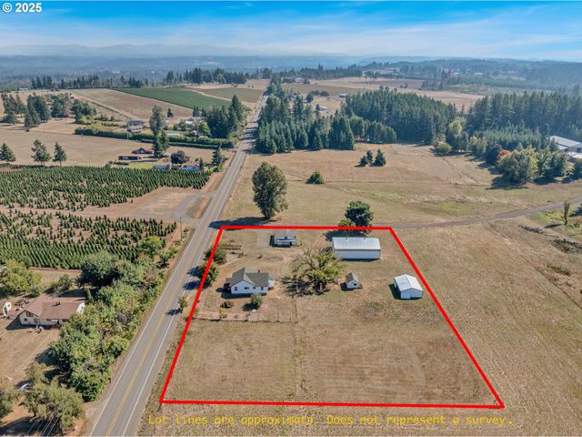 18223 S SPRINGWATER Rd, Estacada, OR 97023