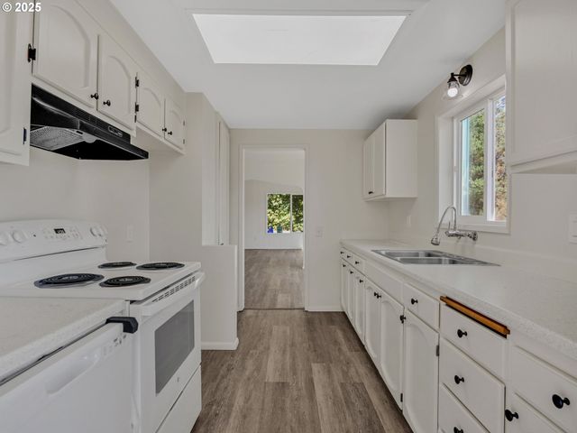 18223 S SPRINGWATER Rd, Estacada, OR 97023