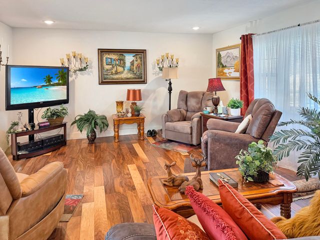 9396 Hwy Zz, Mountain Grove, MO 65711