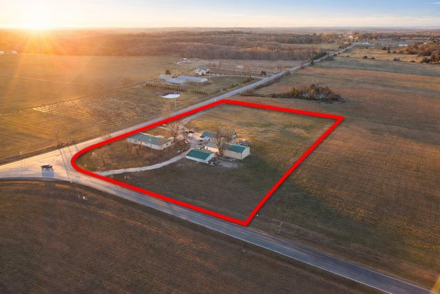 9396 Hwy Zz, Mountain Grove, MO 65711