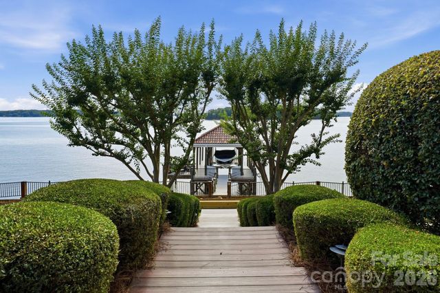 16920 Harbor Master Cove, Cornelius, NC 28031