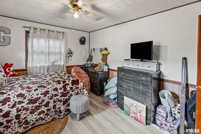 17 CRESTWOOD Drive, Centralia, IL 62801