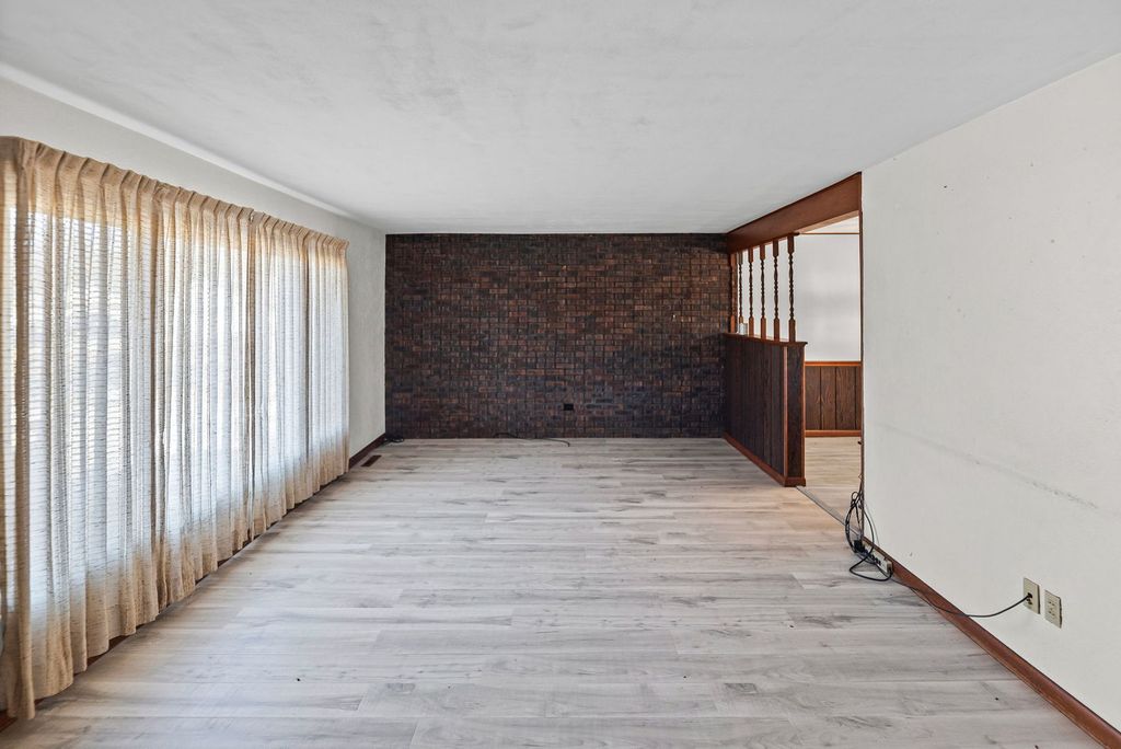 Image 14 of property listing at 17 CRESTWOOD Lane, Centralia, IL 62801