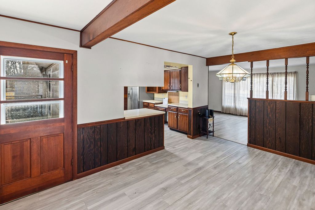 Image 16 of property listing at 17 CRESTWOOD Lane, Centralia, IL 62801