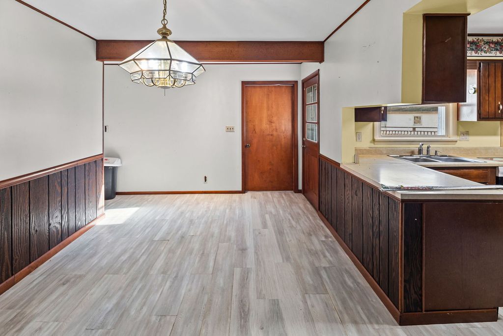 Image 19 of property listing at 17 CRESTWOOD Lane, Centralia, IL 62801