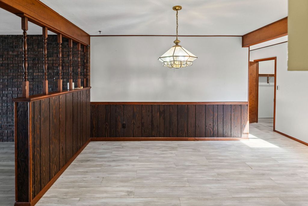 Image 20 of property listing at 17 CRESTWOOD Lane, Centralia, IL 62801