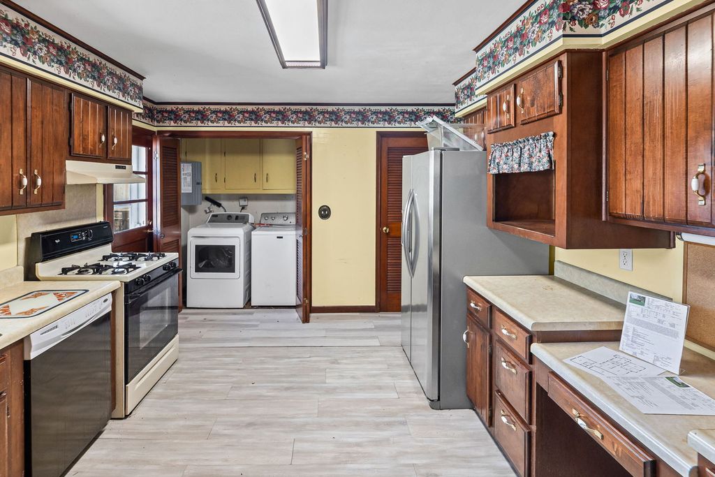 Image 22 of property listing at 17 CRESTWOOD Lane, Centralia, IL 62801