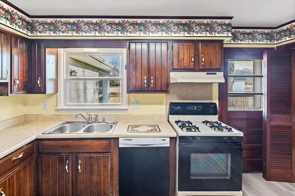 Image 23 of property listing at 17 CRESTWOOD Lane, Centralia, IL 62801