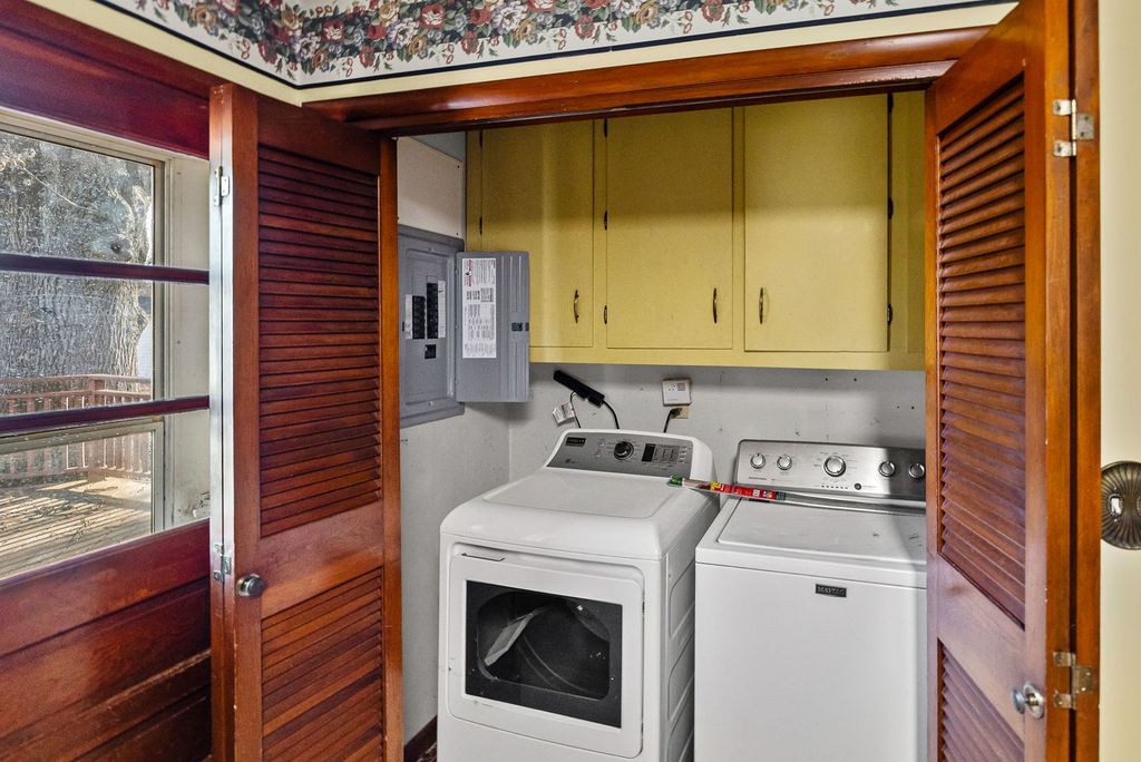 Image 24 of property listing at 17 CRESTWOOD Lane, Centralia, IL 62801