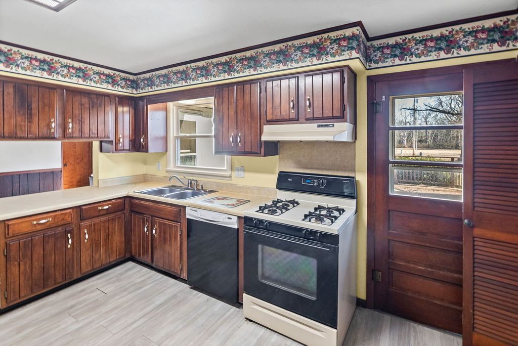 Image 27 of property listing at 17 CRESTWOOD Lane, Centralia, IL 62801