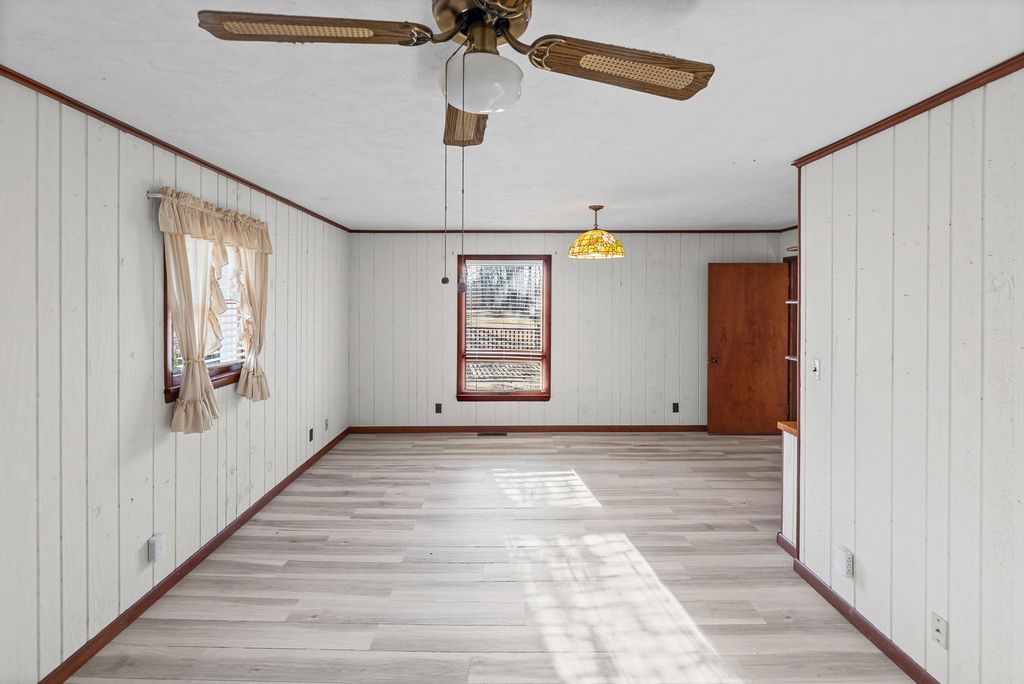 Image 30 of property listing at 17 CRESTWOOD Lane, Centralia, IL 62801