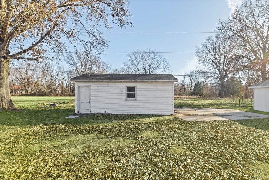 Image 8 of property listing at 17 CRESTWOOD Lane, Centralia, IL 62801