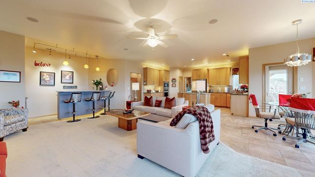 1244 Glenwood Court, Richland, WA 99352