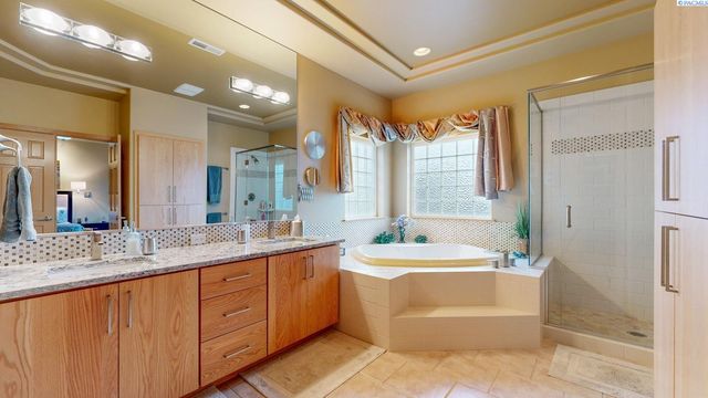 1244 Glenwood Court, Richland, WA 99352