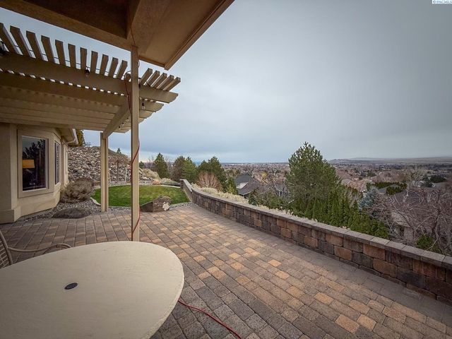 1244 Glenwood Court, Richland, WA 99352