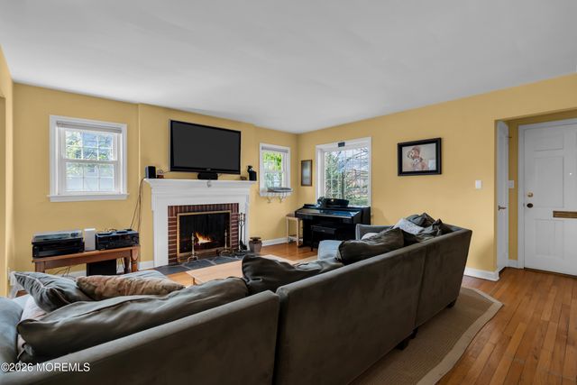 267 Dartmouth Avenue, Fair Haven, NJ 07704