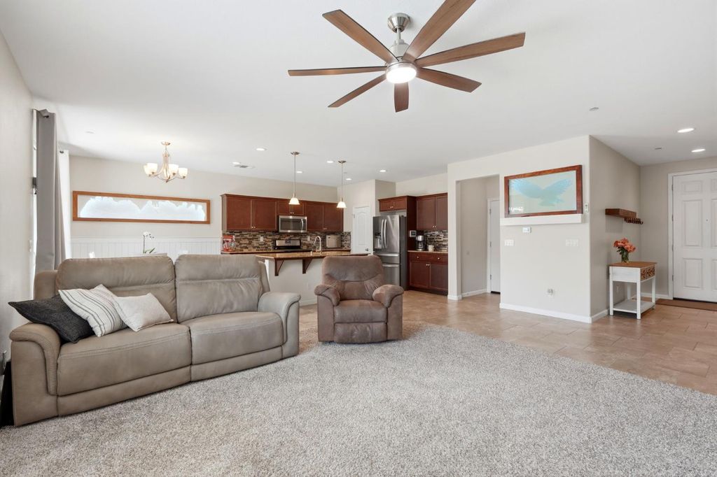 Image 12 of property listing at 1383 E Donnybrook Place, Hanford, CA 93230