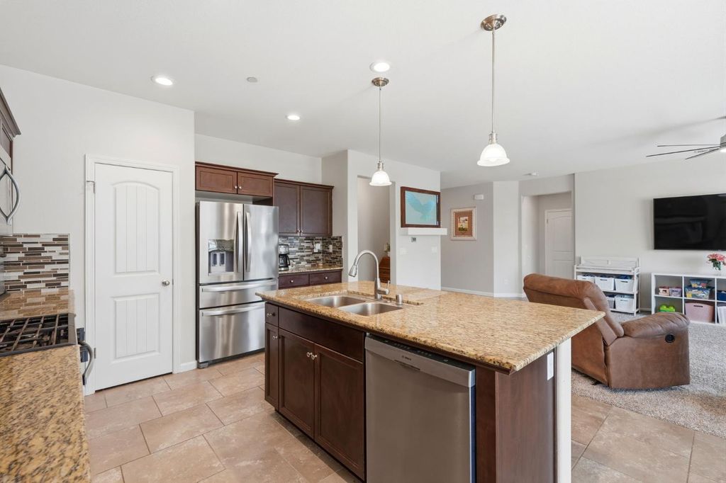 Image 16 of property listing at 1383 E Donnybrook Place, Hanford, CA 93230