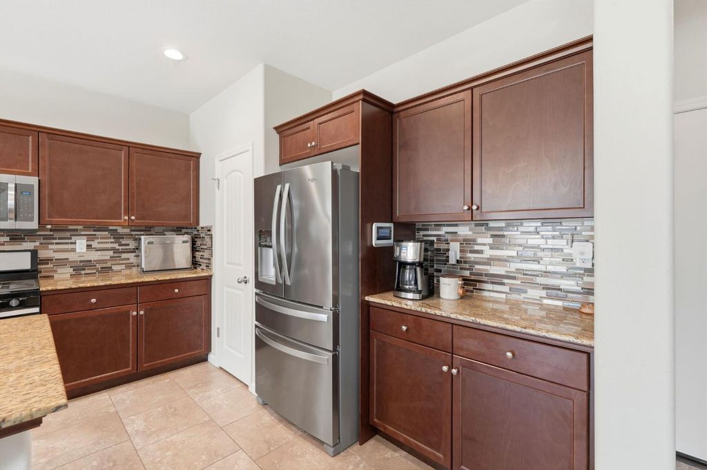 Image 20 of property listing at 1383 E Donnybrook Place, Hanford, CA 93230