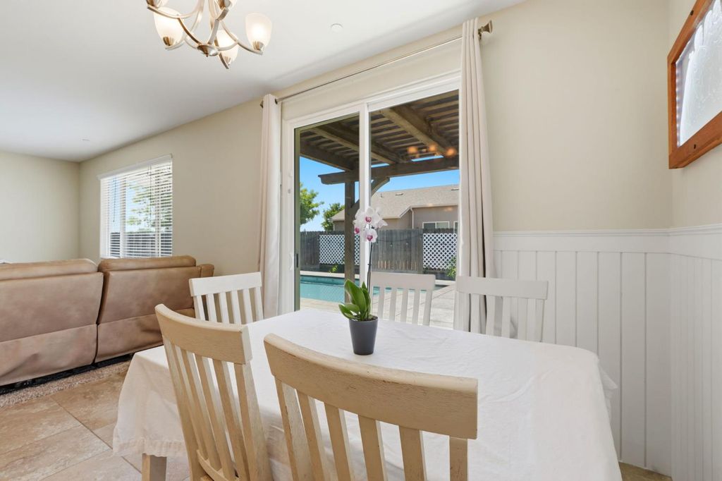 Image 23 of property listing at 1383 E Donnybrook Place, Hanford, CA 93230
