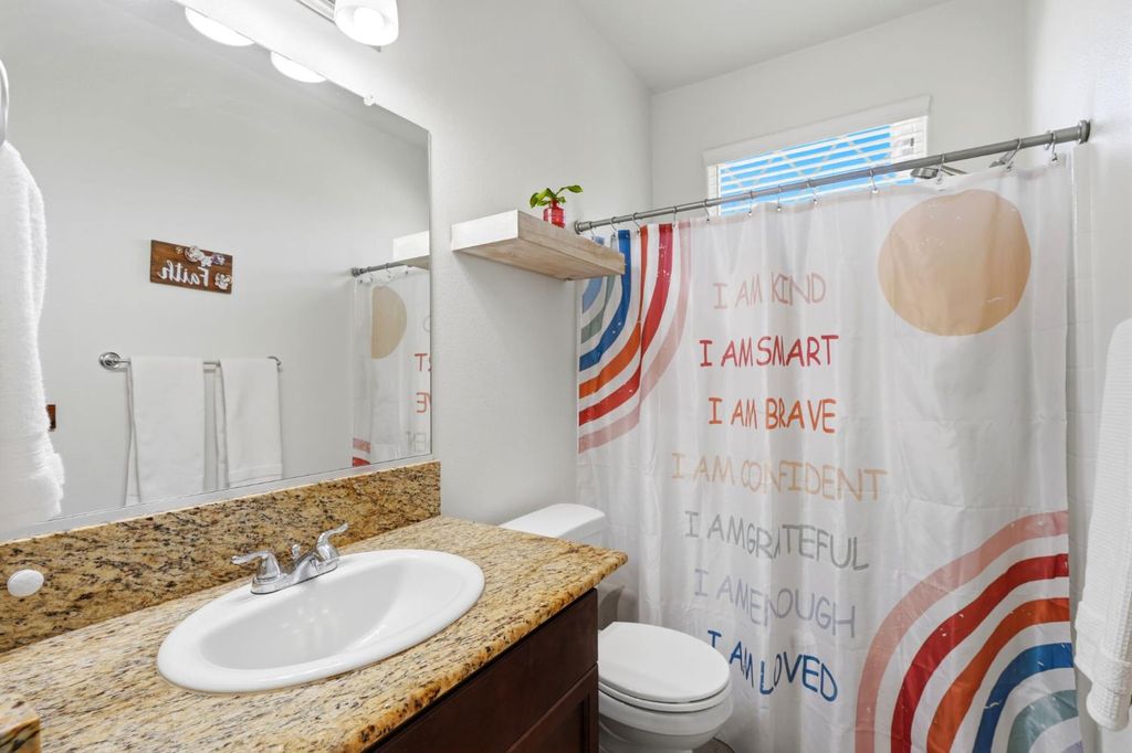 Image 25 of property listing at 1383 E Donnybrook Place, Hanford, CA 93230
