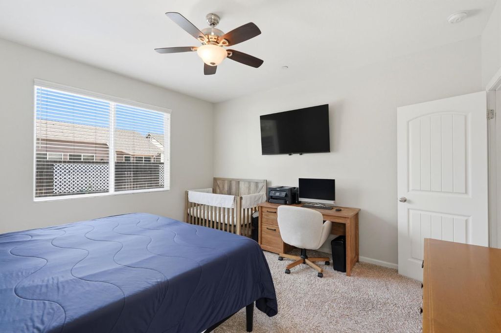 Image 32 of property listing at 1383 E Donnybrook Place, Hanford, CA 93230
