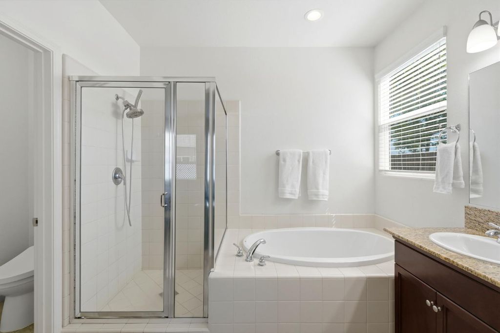 Image 36 of property listing at 1383 E Donnybrook Place, Hanford, CA 93230