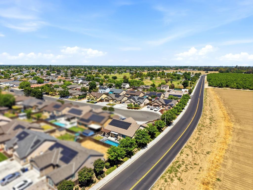 Image 45 of property listing at 1383 E Donnybrook Place, Hanford, CA 93230