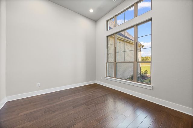 311 Mayberry Way, Waxahachie, TX 75167